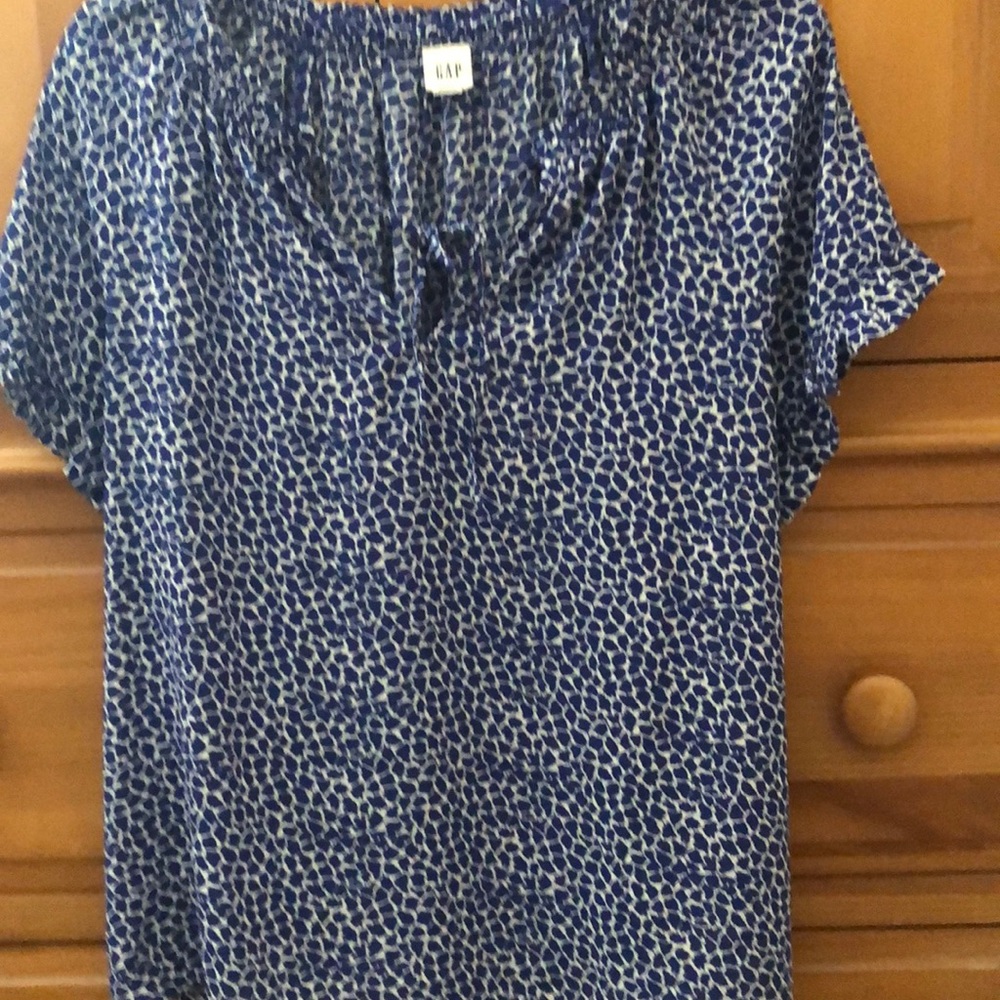 Adorable Gap top